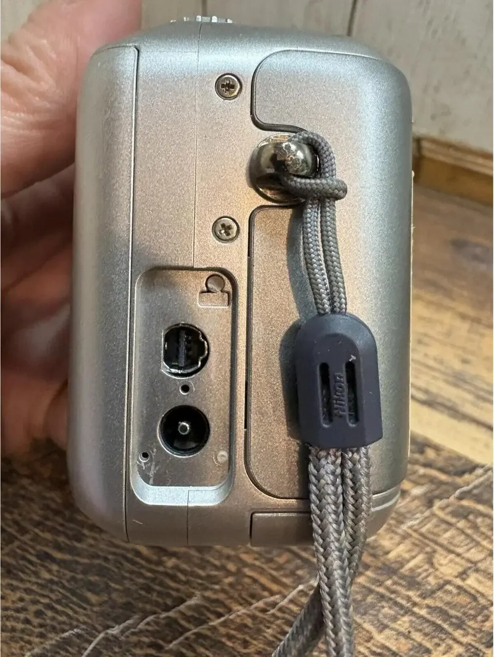 Nikon Coolpix 4300 4.0MP Digital Camera Silver PARTS ONLY